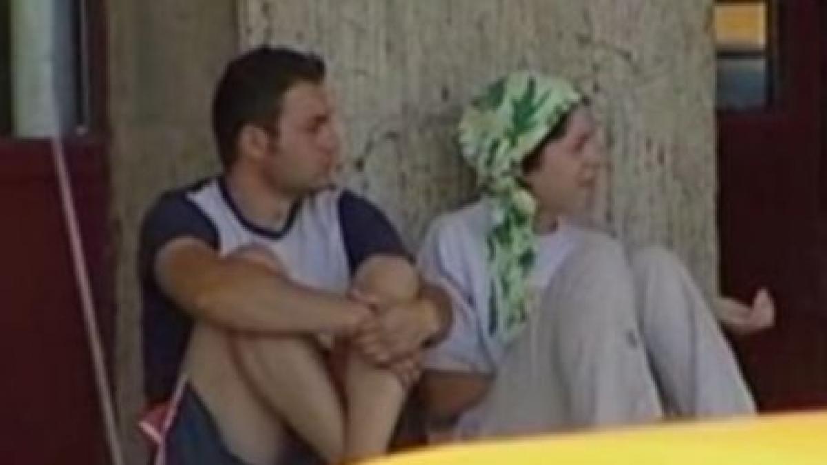 liber la cersit dar nu in fata presedintiei si a guvernului video