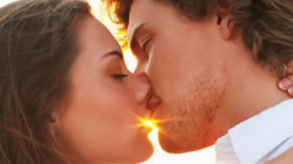 studiu unul din cinci adulti implicati intr o relatie este indragostit de altcineva