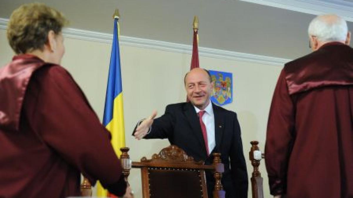 traian basescu i a trimis presedintelui ccr o sesizare de neconstitutionalitate privind legea ani