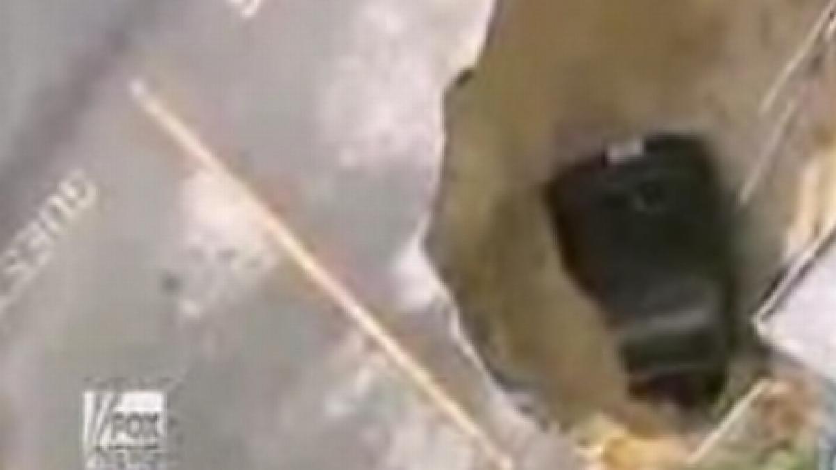 11 familii de americani evacuate dupa aparitia unui crater urias video