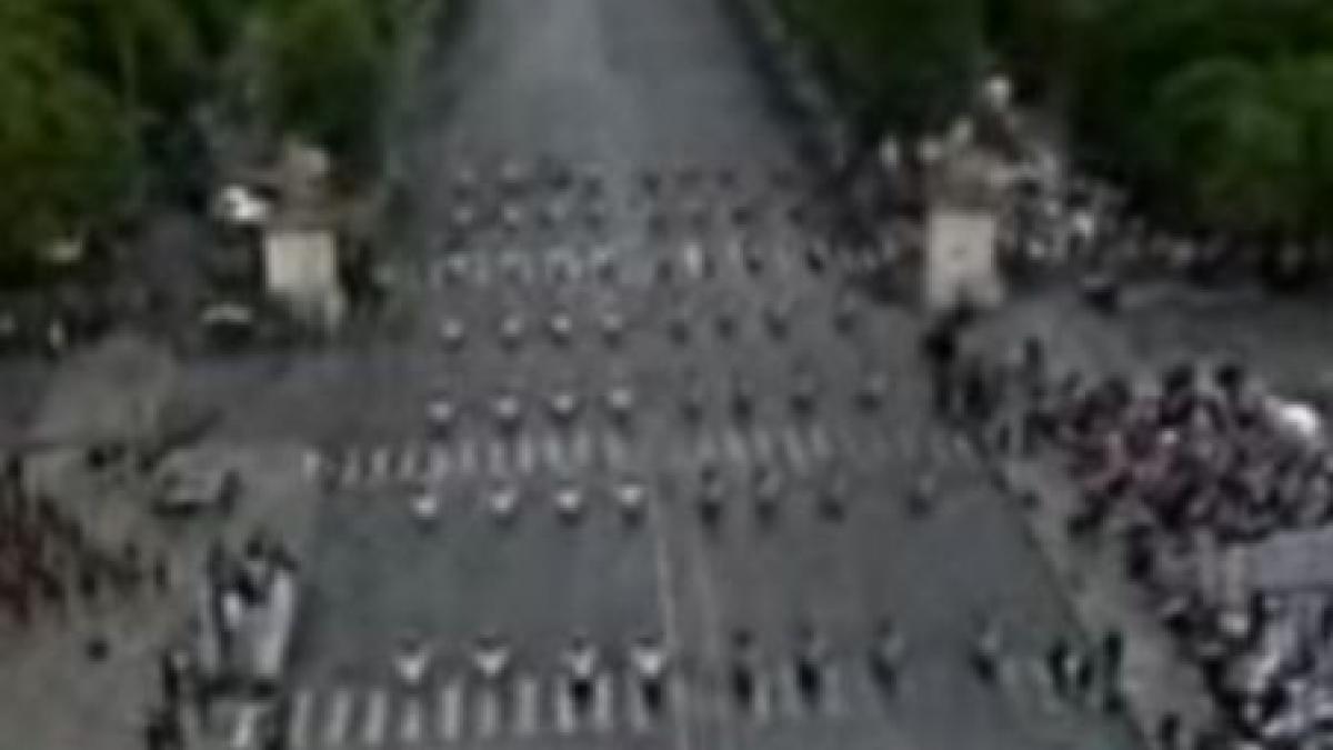 francezii au sarbatorit ziua nationala parada militara defilare aeriana si focuri de artificii video