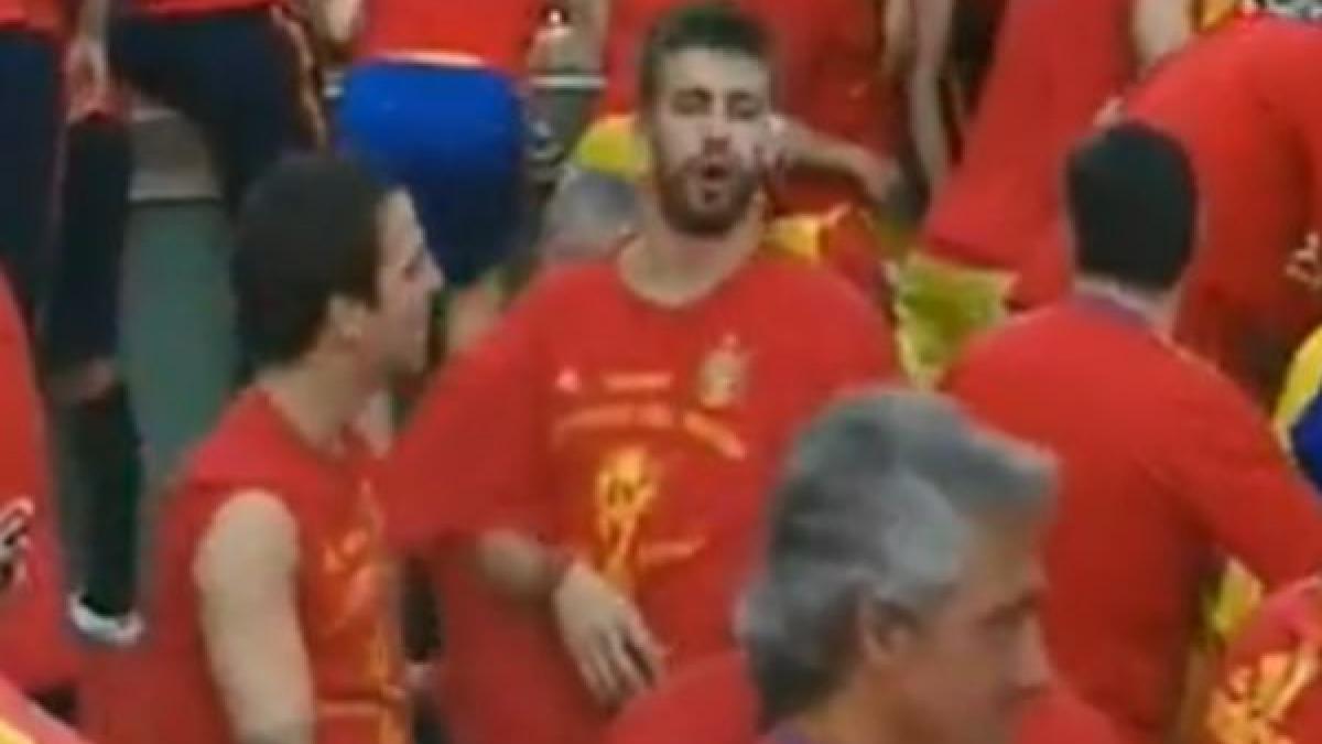 gluma de campion mondial pique l a scuipat pe fostul presedinte al valenciei video