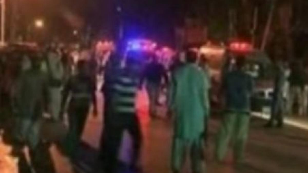 atentat sinucigas in iran soldat cu 21 de morti si peste 100 de raniti