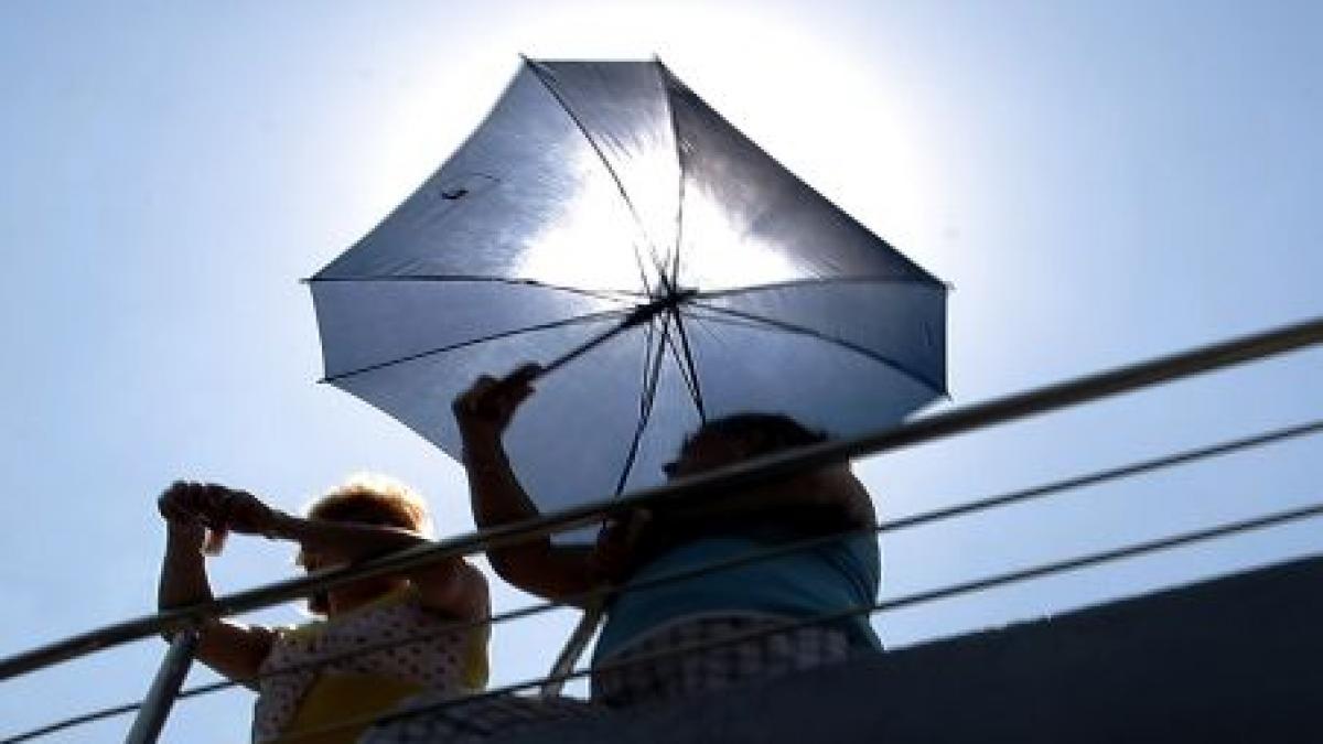 peste 70 de persoane au cazut in strada sau au lesinat posibil din cauza caldurii