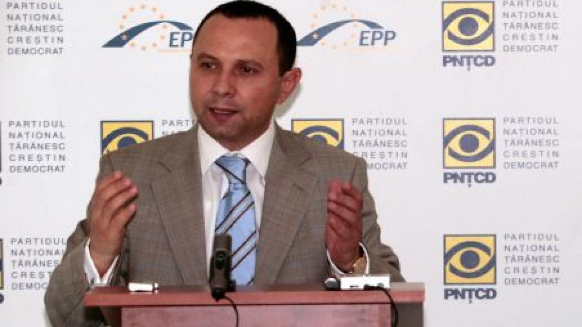 aurelian pavelescu a fost ales presedinte al pntcd dan diaconescu prezent la congresul nerecunoscut