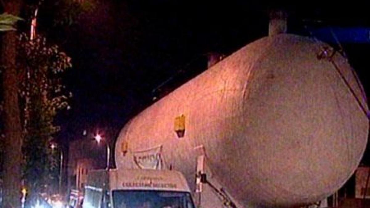 cartierul bucurestii noi a ramas fara electricitate si internet din cauza unui transport agabaritic