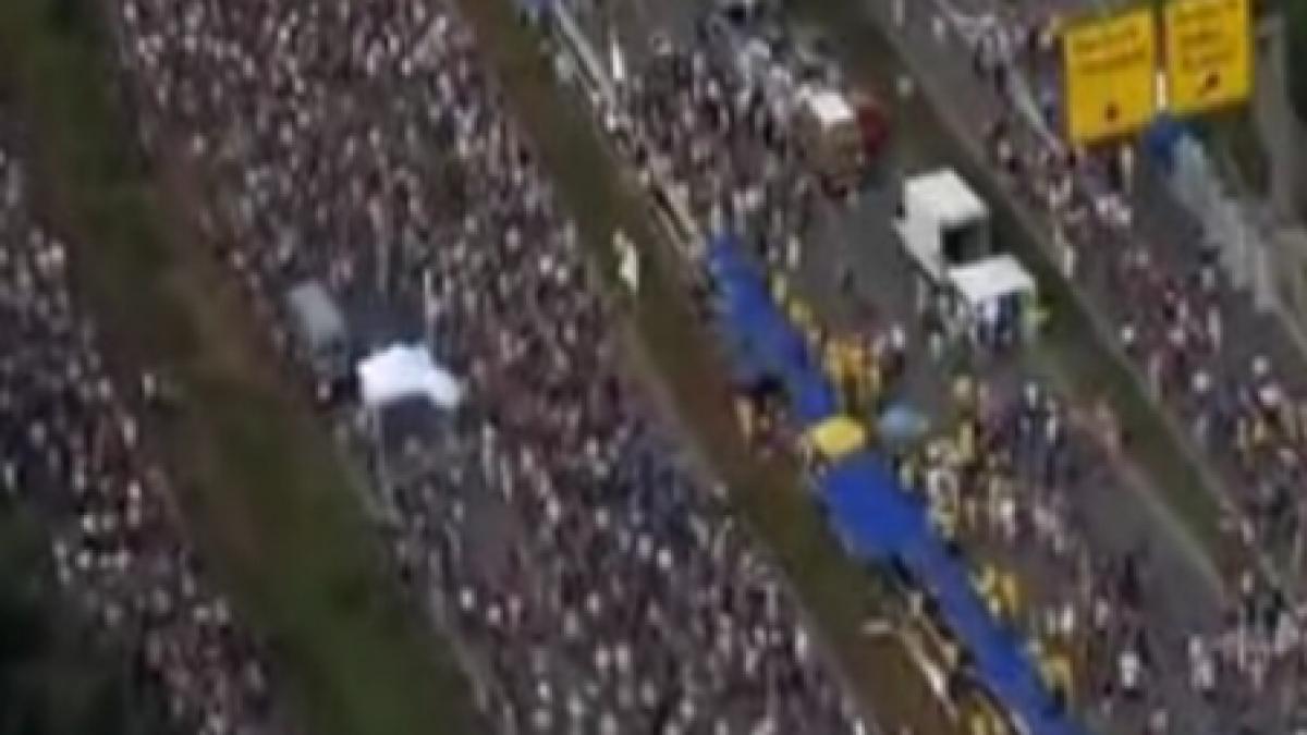 petrecere pe autostrada imagini de la cel mai mare picnic din istoria germaniei video