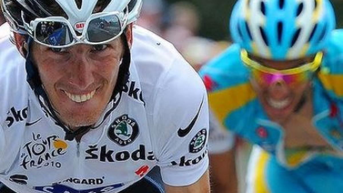 turul frantei contador i a cerut scuze lui schleck pentru lipsa de fair play