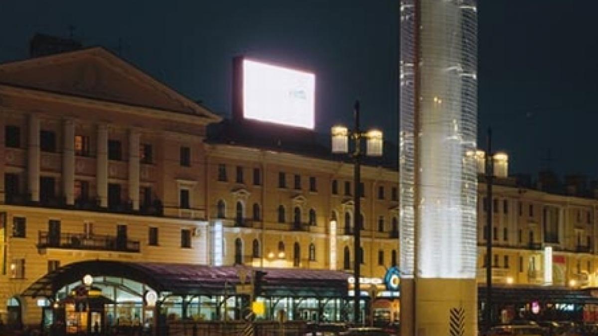 turnul pacii din sankt petersburg s a fisurat din cauza temperaturilor caniculare