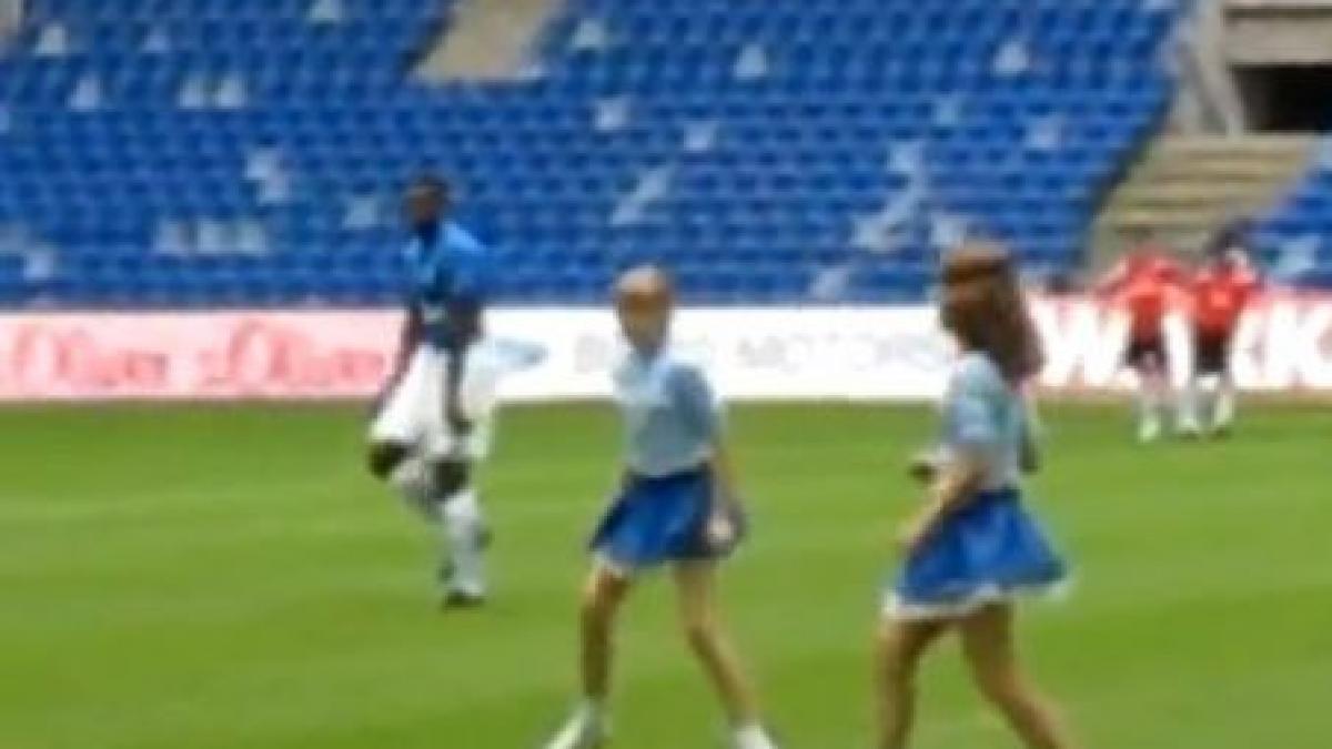 fotbalist de la lech poznan cu aptitudini de majoreta video