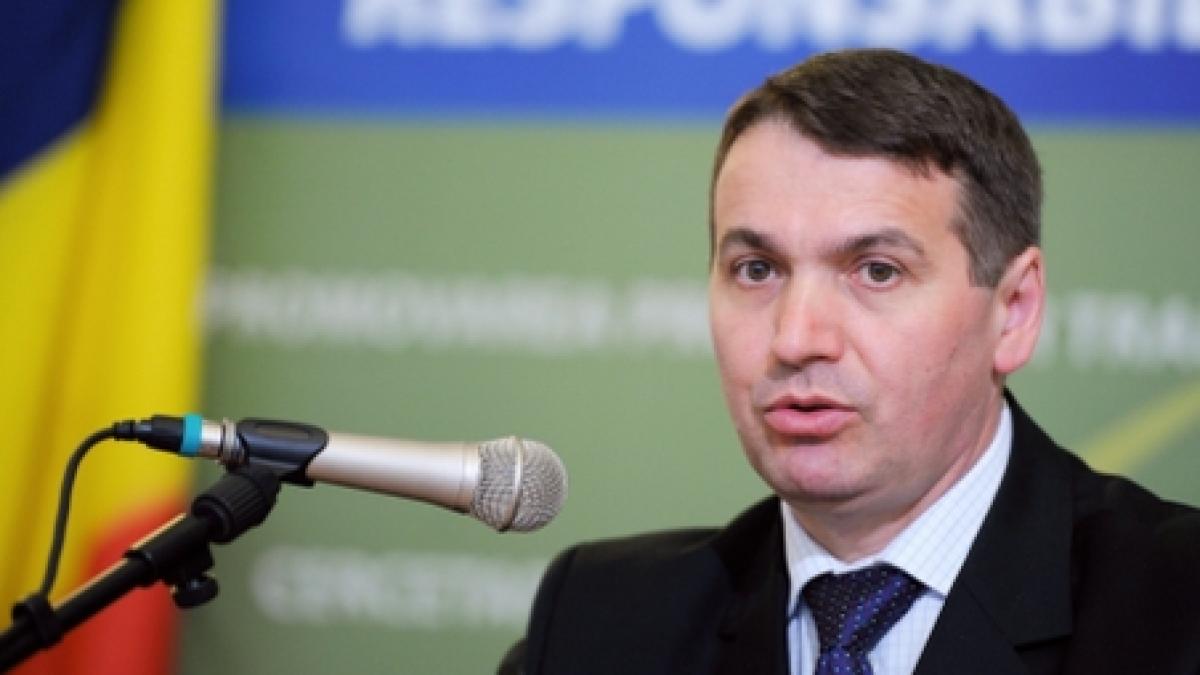 ministrul agriculturii nu putem sa oprim ploaia si sa luam rolul albinelor