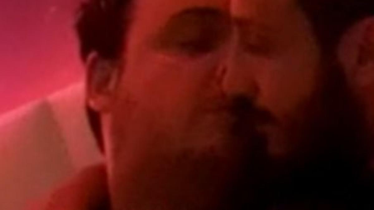 italia preoti gay filmati in timp ce vizitau baruri de profil si intretineau relatii sexuale video