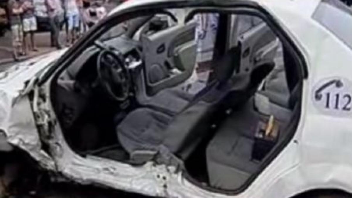 politistii repetenti la regulile de circulatie au provocat un accident soldat cu sapte raniti video