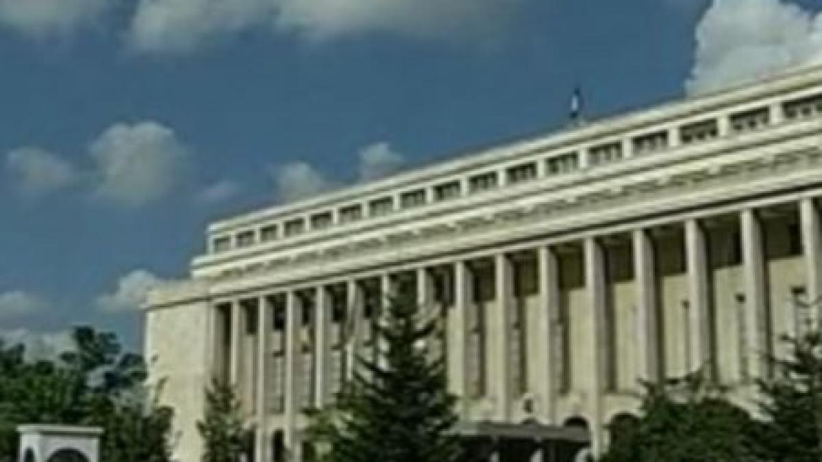 bufet evazionist chiar in incinta palatului victoria video