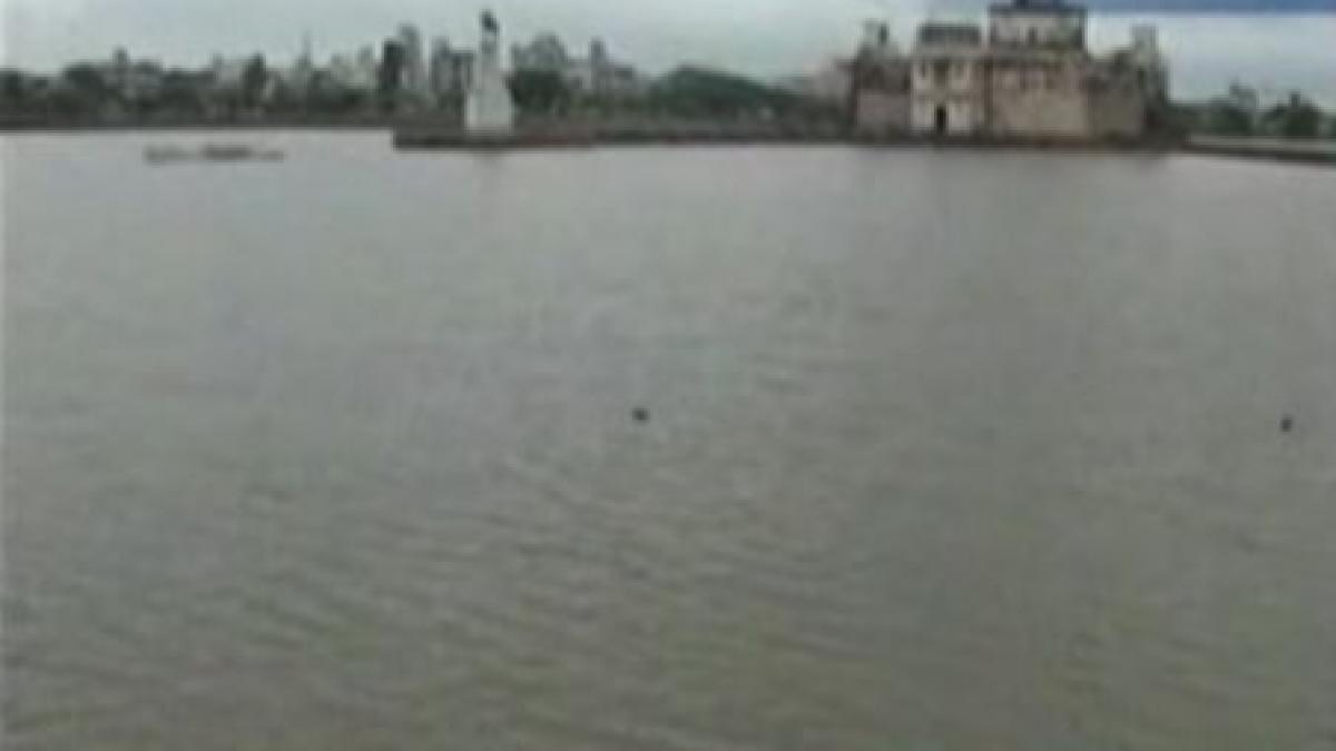 india si china devastate de inundatii peste 750 de oameni au murit in china video