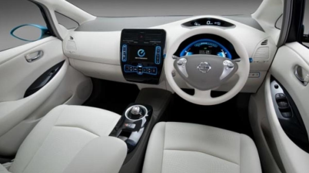 masini excentrice de la nissan aer conditionat cu vitamina c si scaune antistres