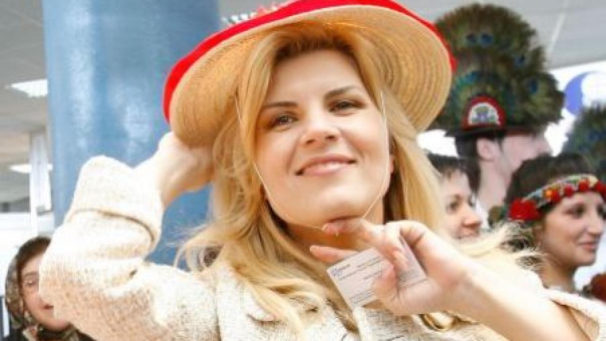 udrea lanseaza la shanghai noul brand turistic sloganul cel mai probabil explore the carpathian