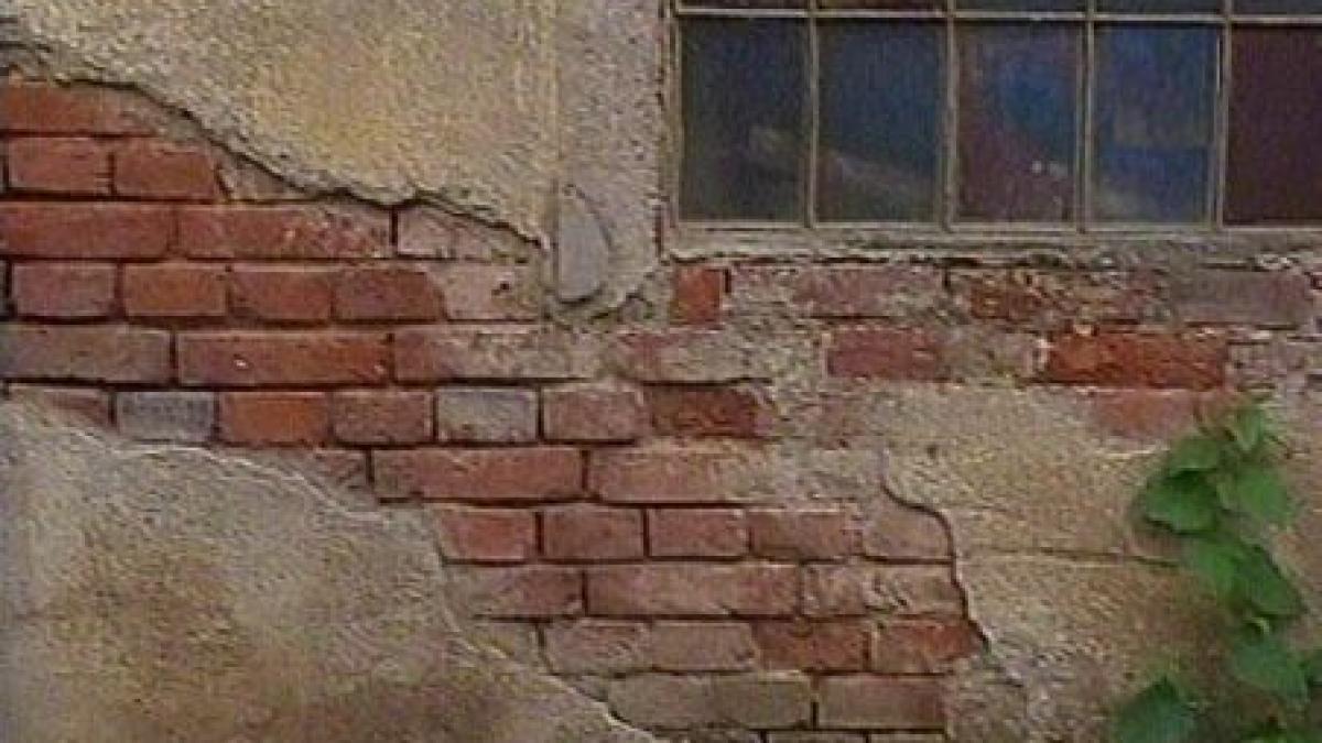 10 000 de euro amenda pentru proprietarii care nu si repara casele degradate video