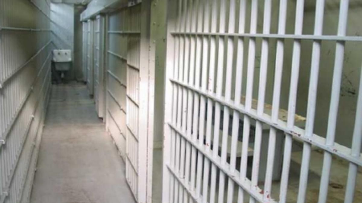 un roman a inghitit un memory stick proba intr un caz de frauda bancara