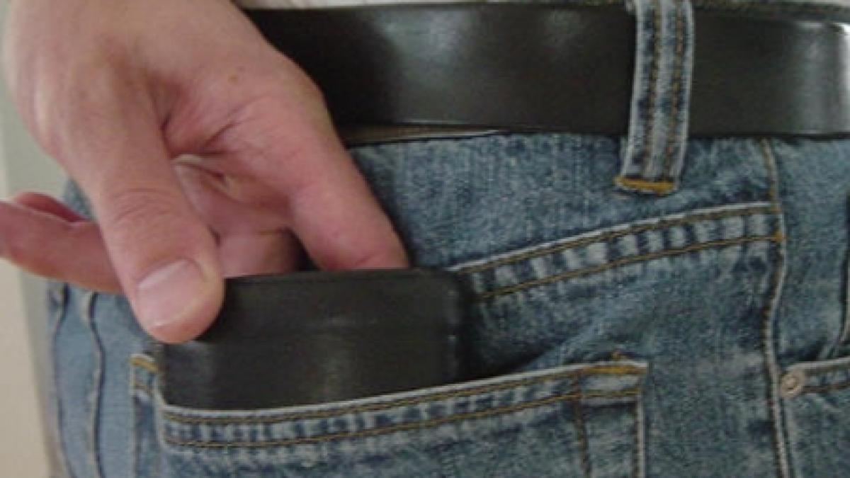 trei constanteni au furat portofelul unui turist german