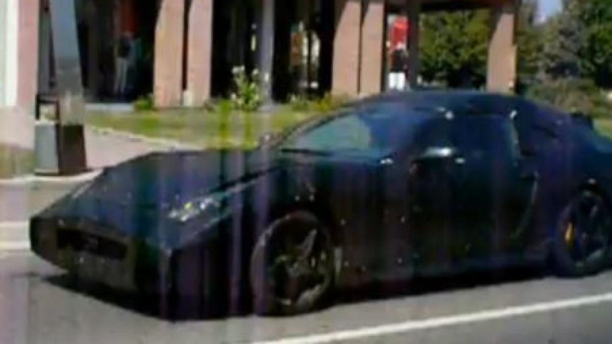 un ferrari misterios filmat la teste in maranello video