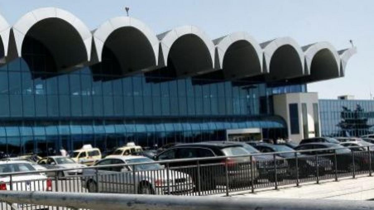 avion cu destinatia roma intors pe aeroportul otopeni dupa ce a lovit o pasare video