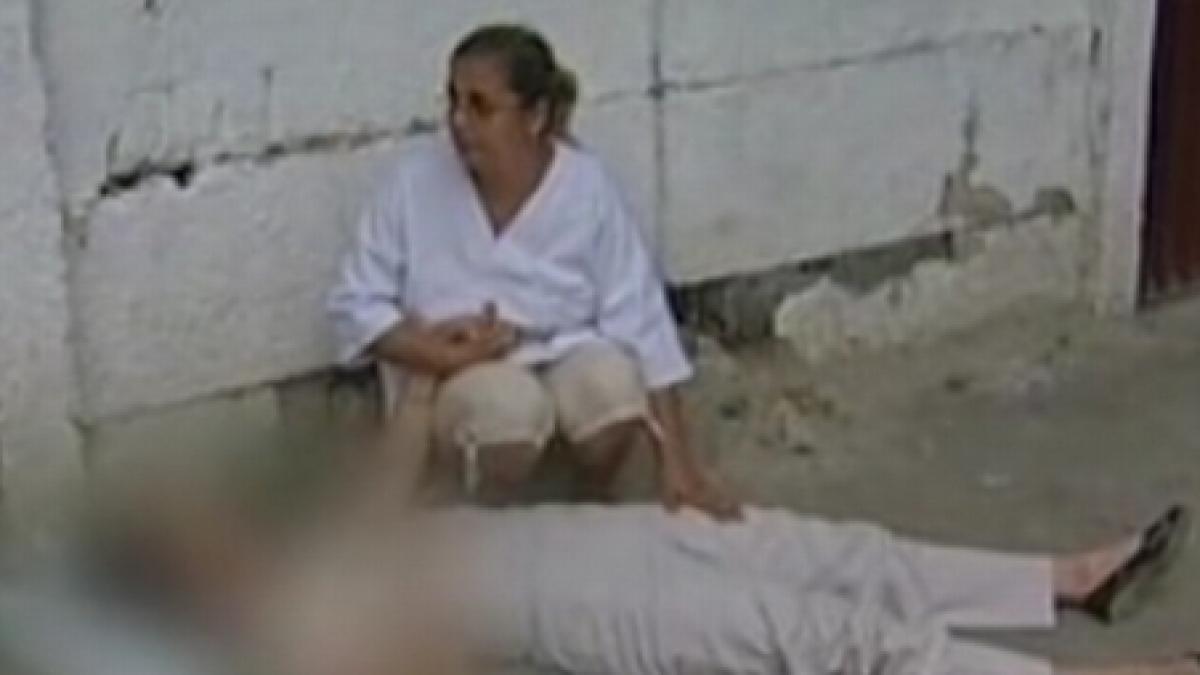 o femeie hipertensiva a asteptat doua ore ambulanta dupa ce i s a facut rau pe strada video