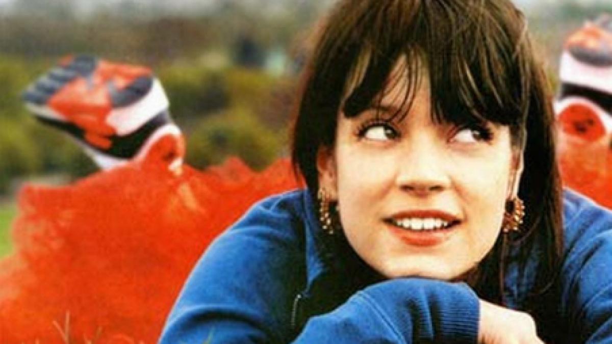 cantareata britanica lily allen este insarcinata