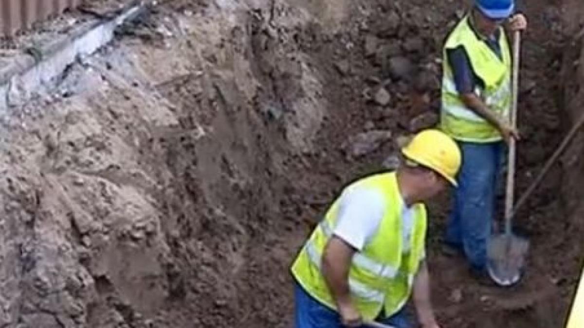 peste un milion de bucuresteni ar putea ramane fara curent electric din cauza unui muncitor