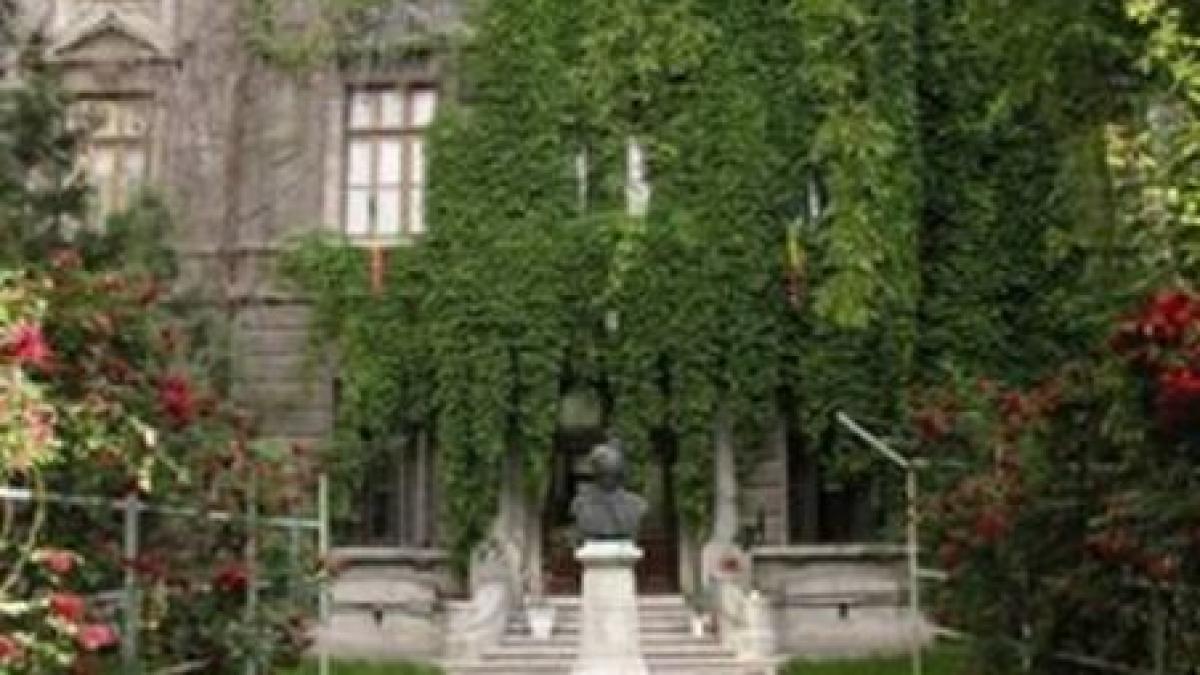 un muncitor a murit dupa ce a cazut de pe liceul matei basarab din bucuresti