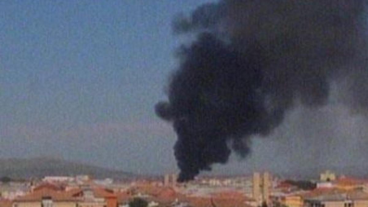 incendiu la o fabrica dezafectata din alba iulia video