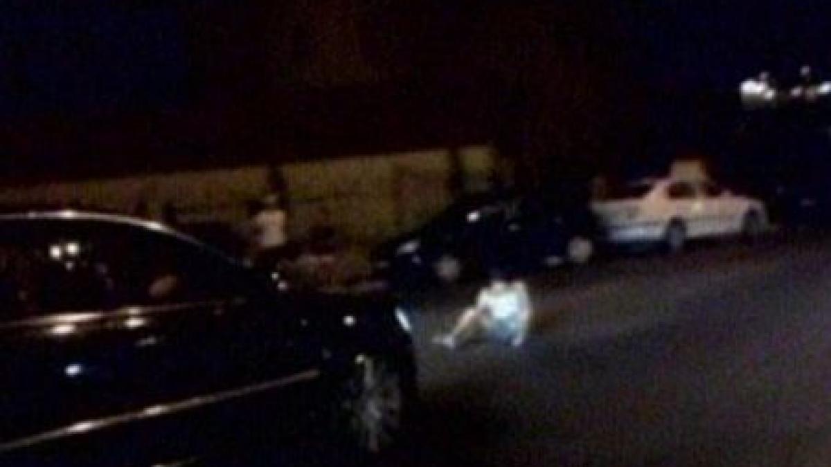 circ la intrarea in mamaia o femeie bauta s a asezat in mijlocul strazii blocand traficul video