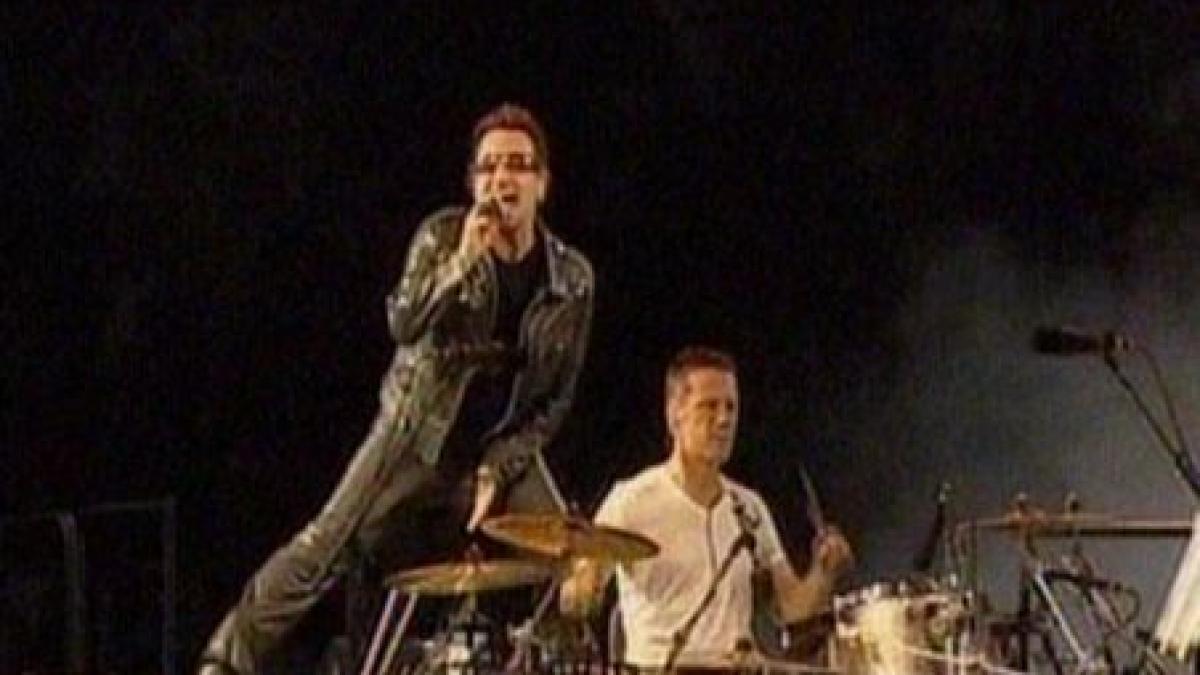 italia bono a revenit pe scena dupa operatia la coloana video