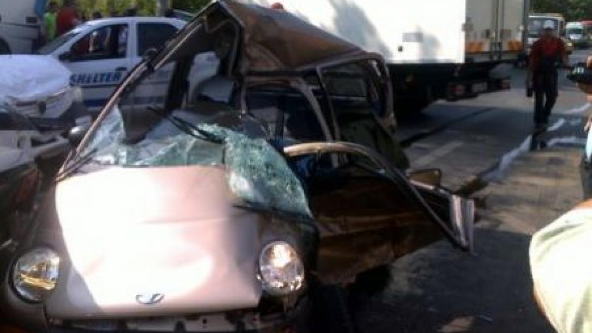 grav accident rutier in capitala soldat cu un mort si doi raniti grav foto si video