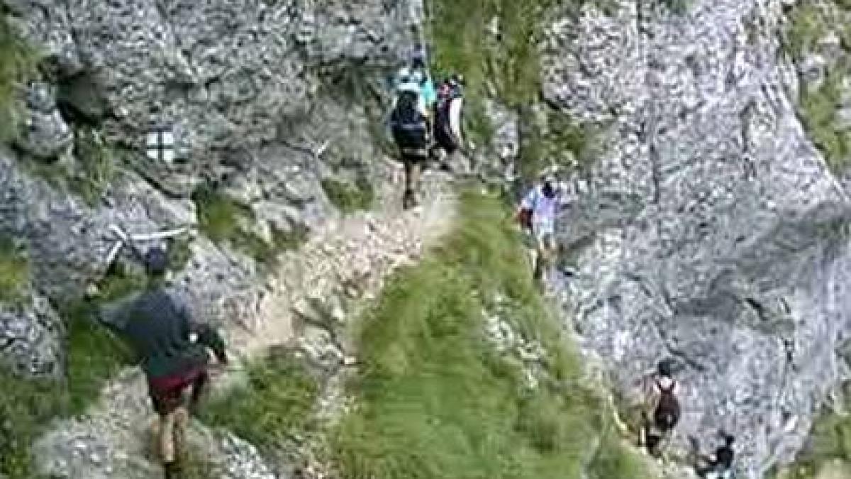 traseele de pe valea prahovei distruse de ploile torentiale