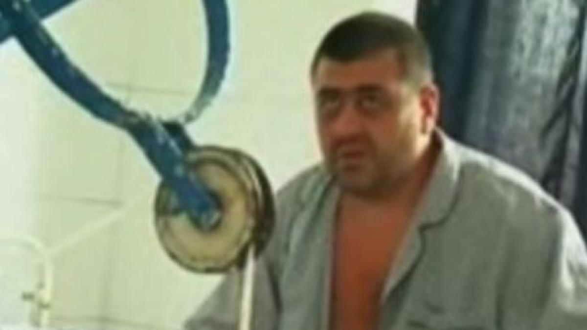 un galatean a fost impuscat in strada chiar de prietenii sai video