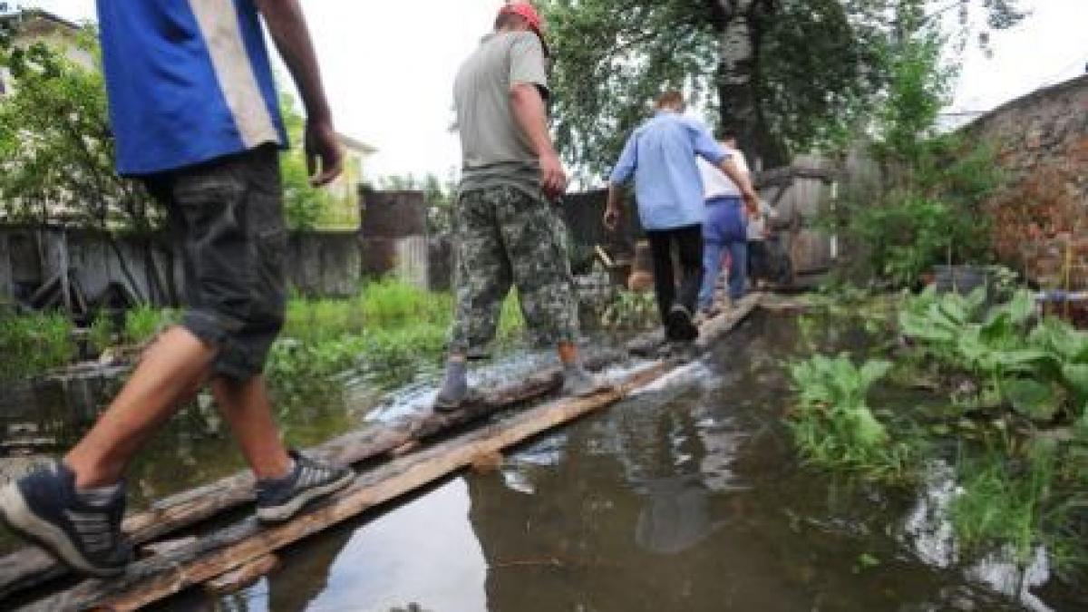 pagubele provocate de inundatiile din aceasta vara se ridica la peste 860 milioane euro