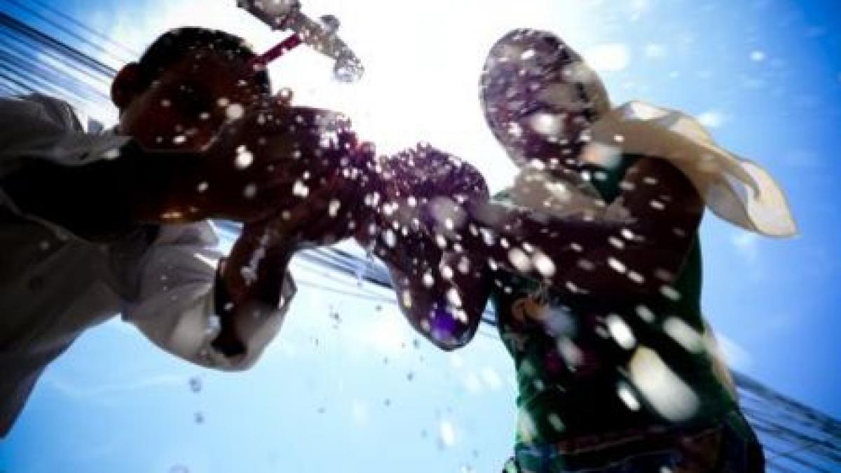 canicula in tara zeci de oameni cazuti in strada vacante petrecute la urgenta munca la 50 de grade