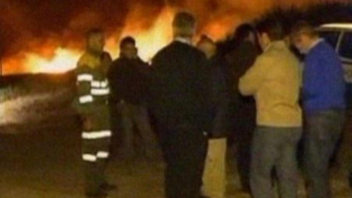 incendiile fac ravagii in lume doi pompieri au murit in spania iar 1500 se lupta cu flacarile in