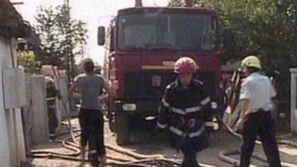 prahova pompieri in misiune atacati de oamenii pe care ii ajutau video