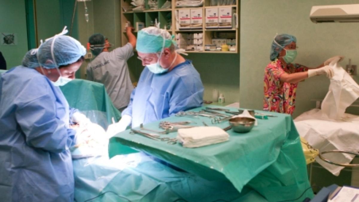 exodul cadrelor medicale 70 dintre angajati se gandesc sa plece din tara 30 au inceput sa stranga