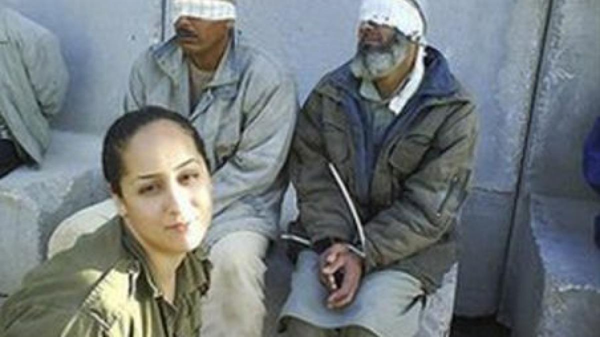 o femeie soldat din israel a postat poze cu prizonieri palestinieni pe facebook