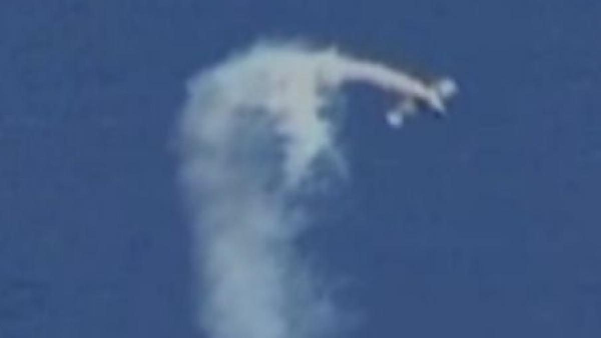 un pilot argentinian a supravietuit dupa ce avionul sau a ramas fara o aripa video