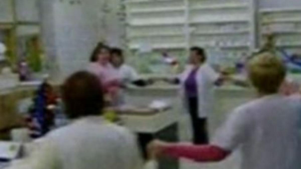 petrecerile in spitale devin o obisnuinta anul trecut mai multe cadre medicale au fost filmate