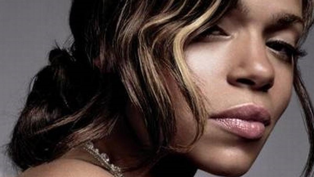 cantareata faith evans a fost arestata dupa ce a condus in stare de ebrietate