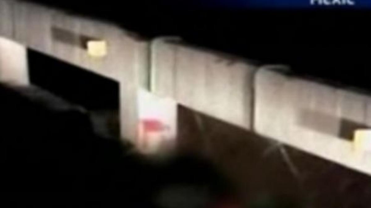 patru trupuri mutilate si spanzurate de un pod descoperite de politisti in mexico city video