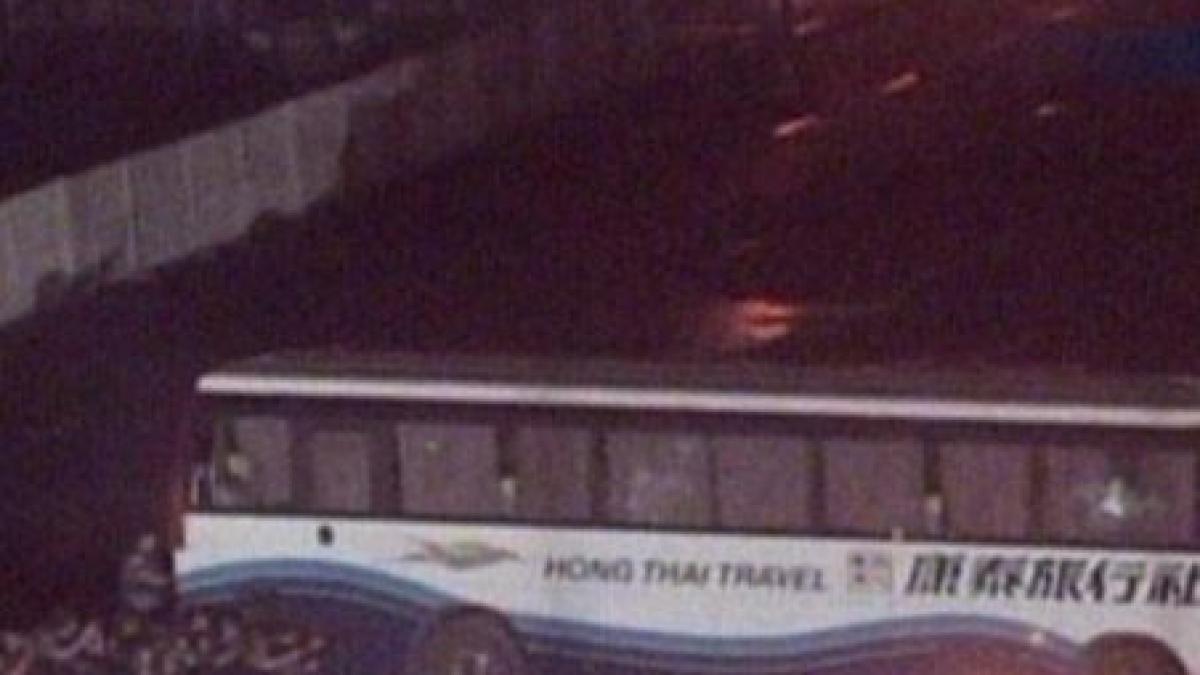 politia filipineza a lichidat un terorist care a luat 24 de ostatici la manila vezi imagini din