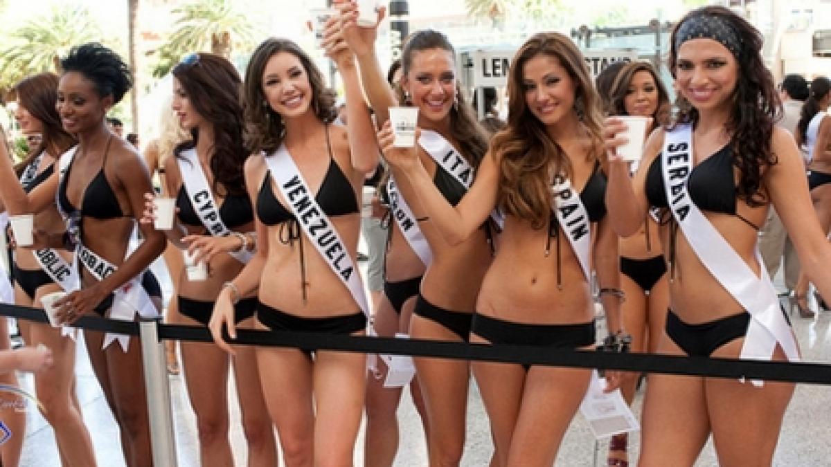 vezi lista favoritelor la titlul de miss univers