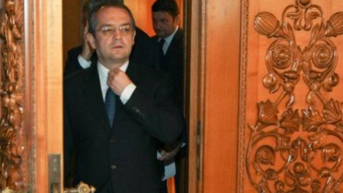 ce discuta boc cu senatorii pdl in spatele usilor inchise