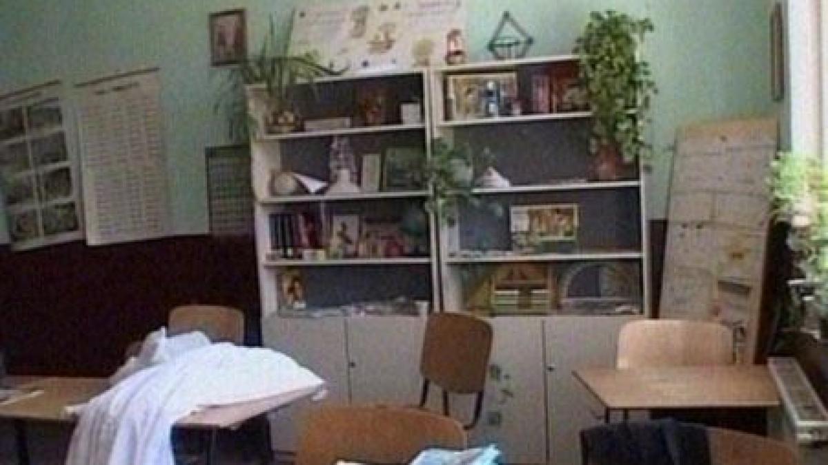 cu trei saptamani inainte de inceperea scolii jumatate din unitatile din gorj nu au autorizatie